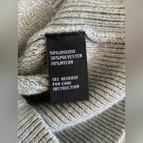 Cliche sweater cardigan with faux fur pockets | size large - Picture 4 of 4